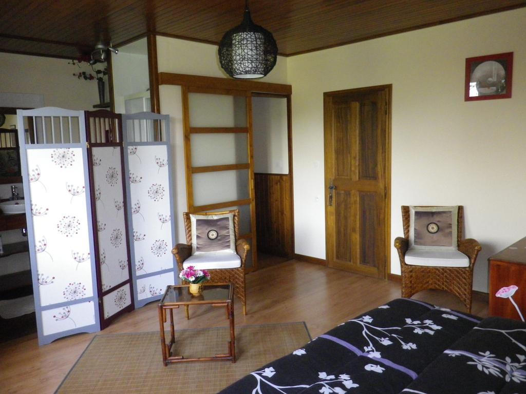 Chambre D'Hotes La Haie Fleurie Chevillard Phòng bức ảnh
